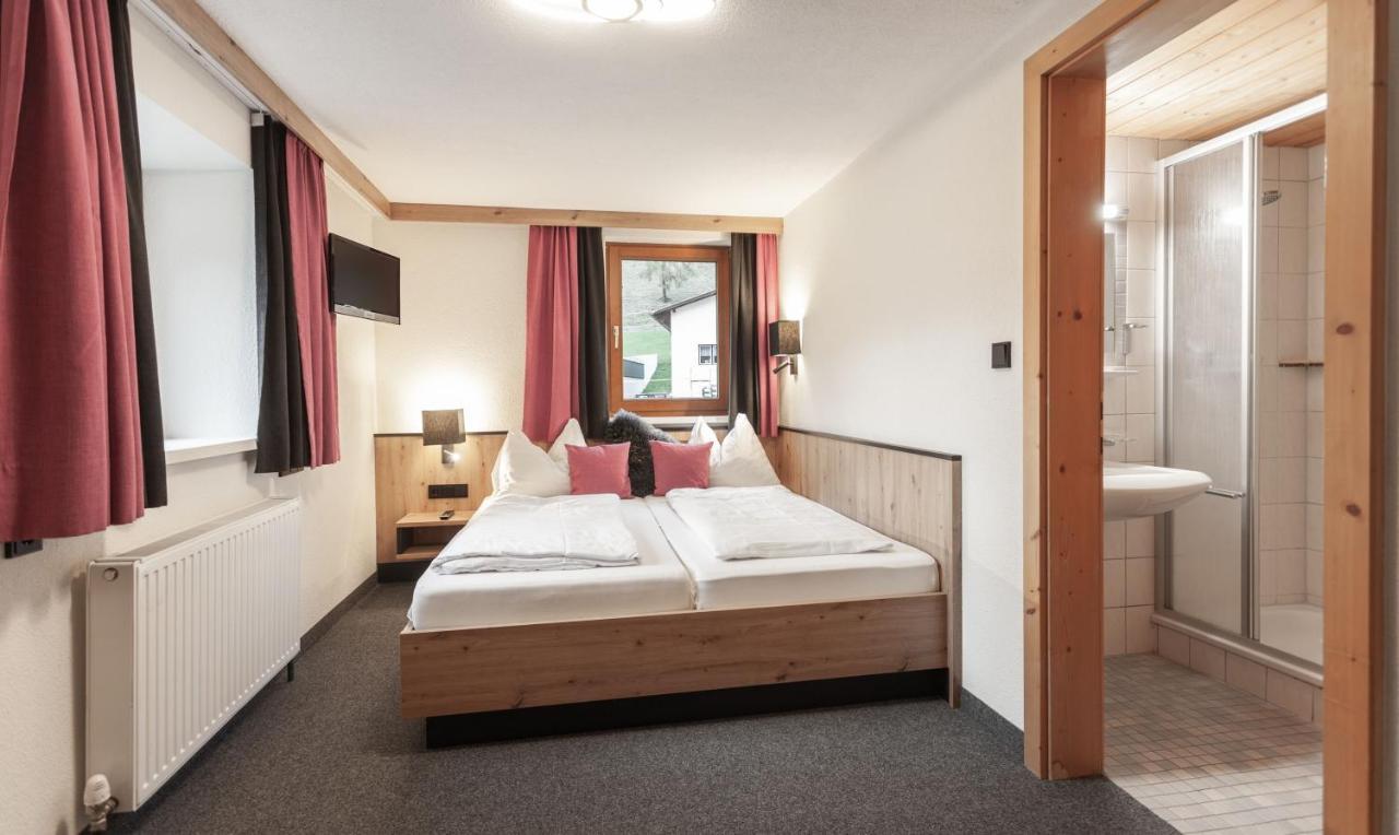 First Mountain Hotel Oetztal Längenfeld Eksteriør billede